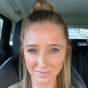 Meet your Posher, Leslie